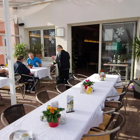 Hotel Khail