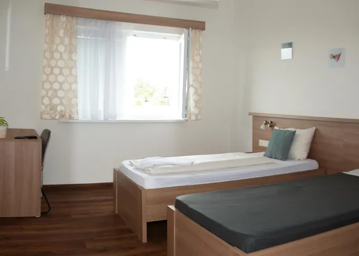 Khail 3* Maria Lanzendorf